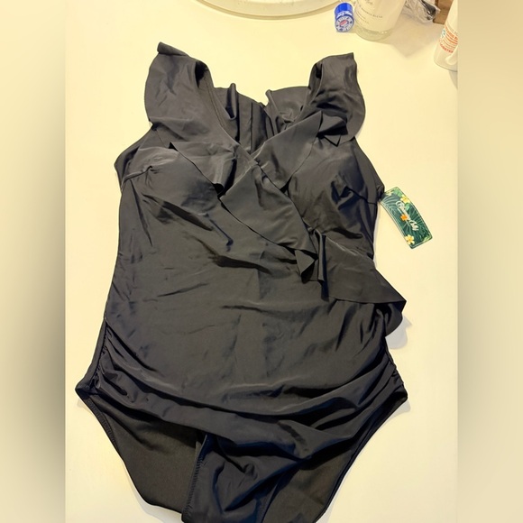 Elegant Black Ruffled One-Piece Swimsuit - Picture 3 of 5